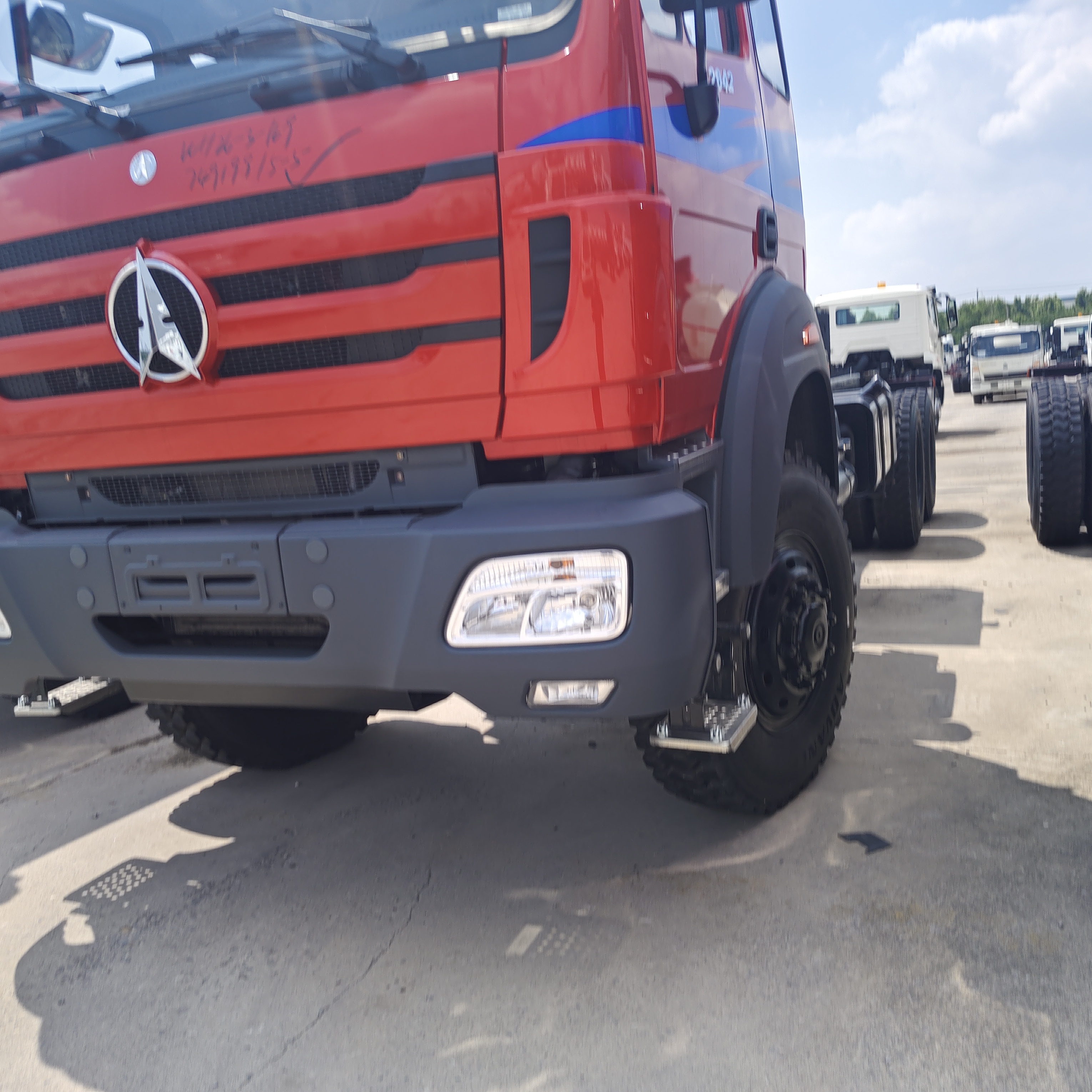 BEIBEN 2642 6×4 schwerer Traktor-Lkw mit 420 PS Weichai-Motor und Mercedes-Benz Technologie-Chassis