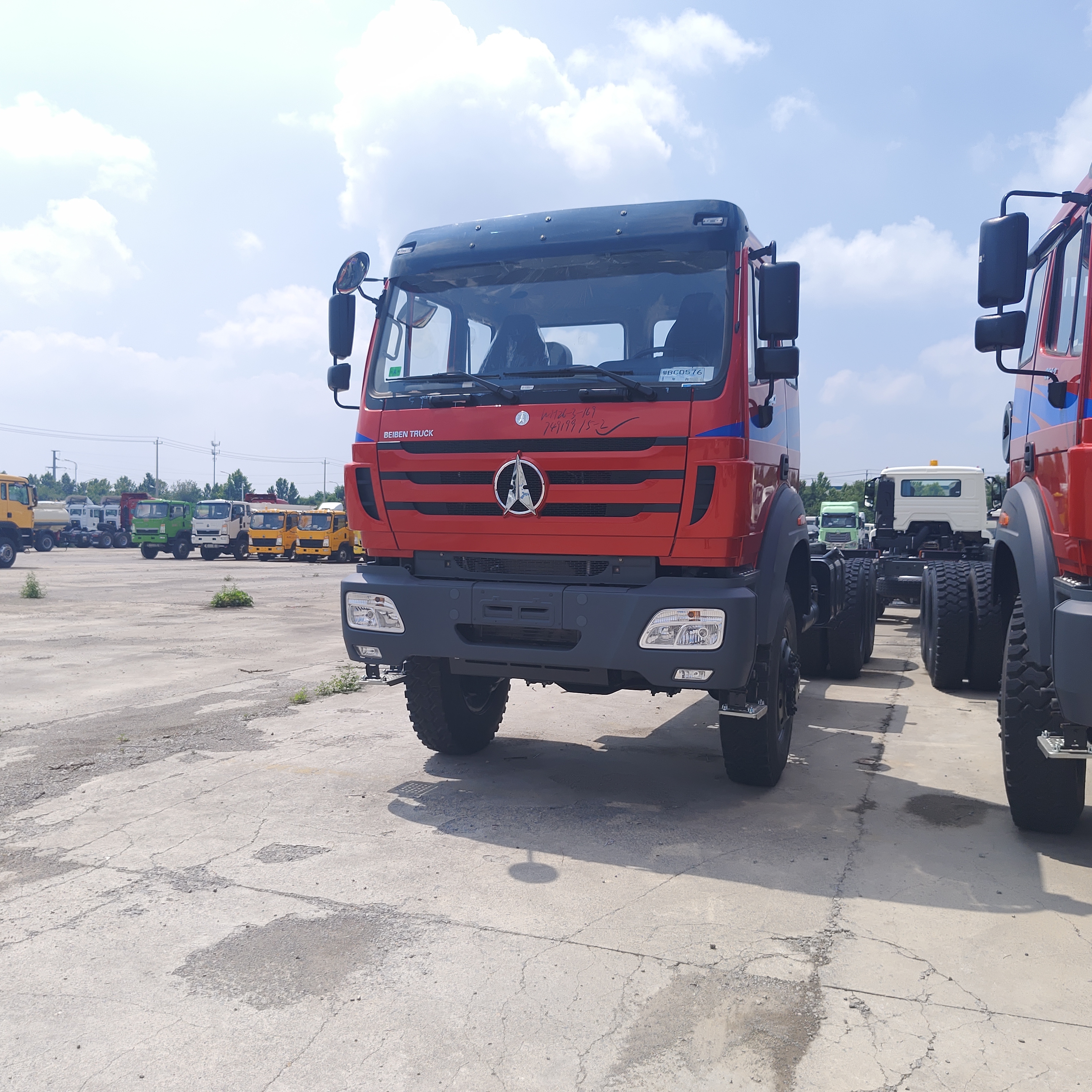 BEIBEN 2638 4×4 schwerer Offroad-Dump Truck mit 380 PS Weichai-Motor und Mercedes-Benz Technologie-Chassis für den Bergbau