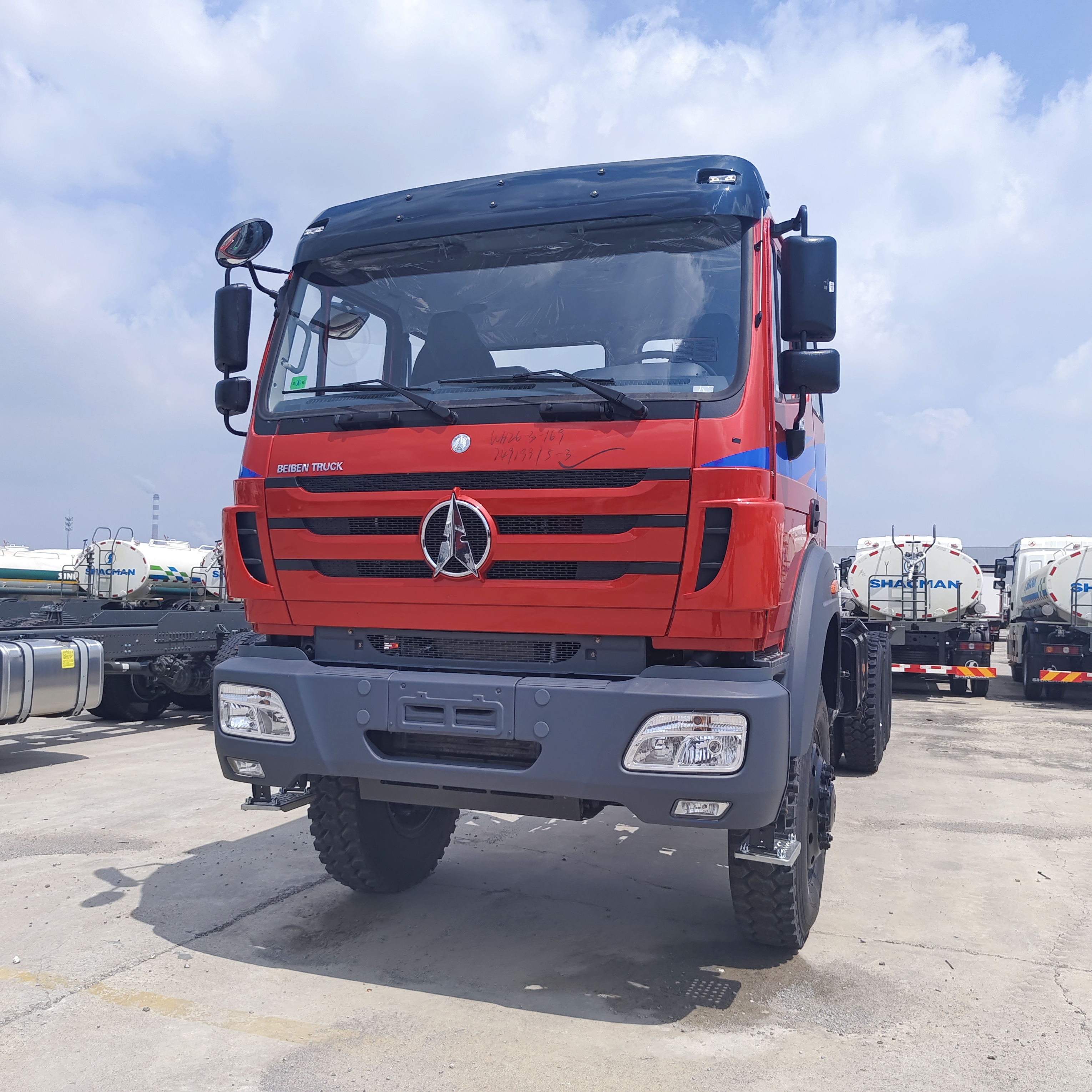 BEIBEN 2638 6×6 Schwerlast-Bergbaudump Truck mit 380 PS Weichai-Motor und 30-35 Tonnen Nutzlast für Offroad-Bergbau
