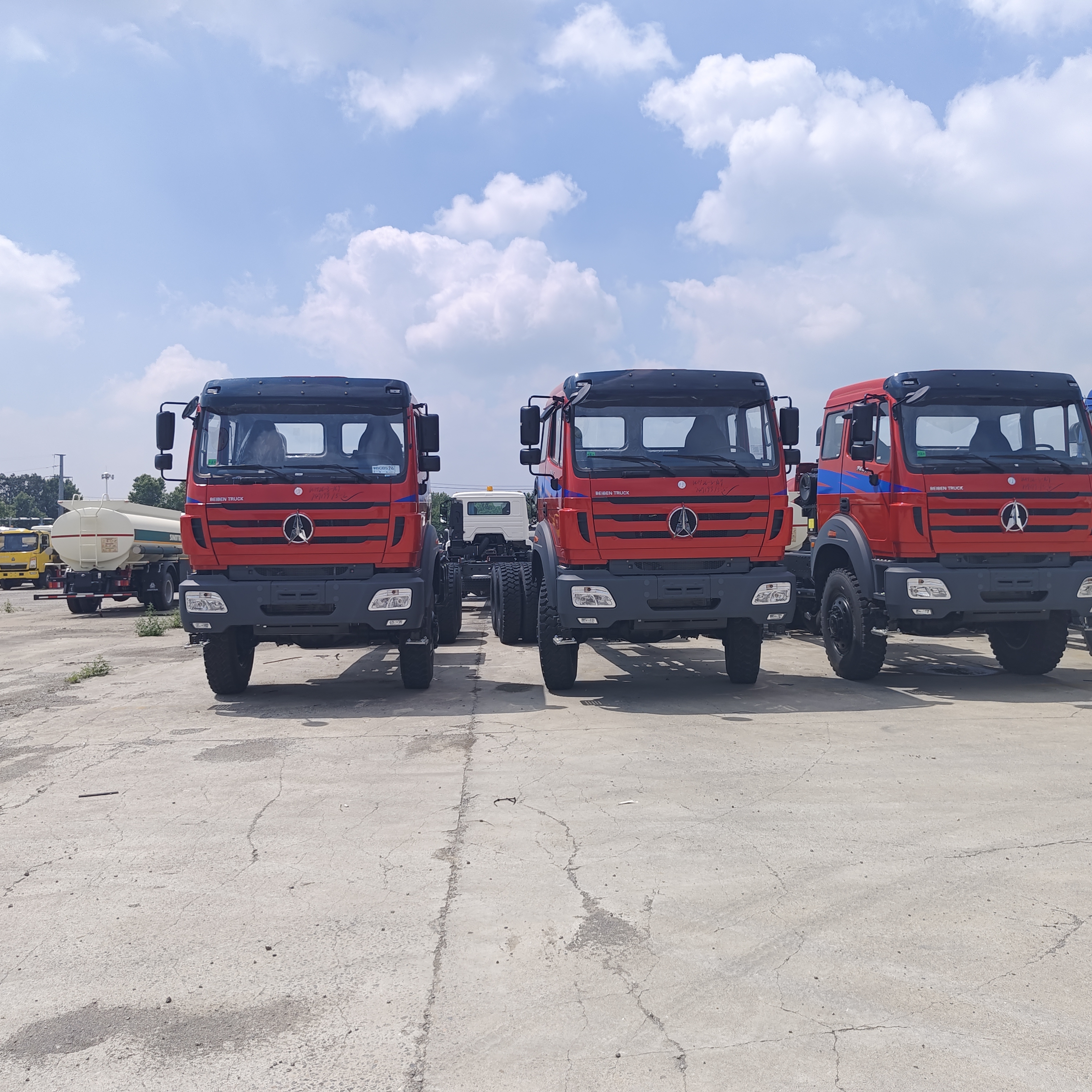 BEIBEN 2642 8×4 Heavy Duty Mining Muldenkipper mit 420 PS WEICHAI-Motor und 35–45 Tonnen Nutzlast für Bergbau und Steinbruch