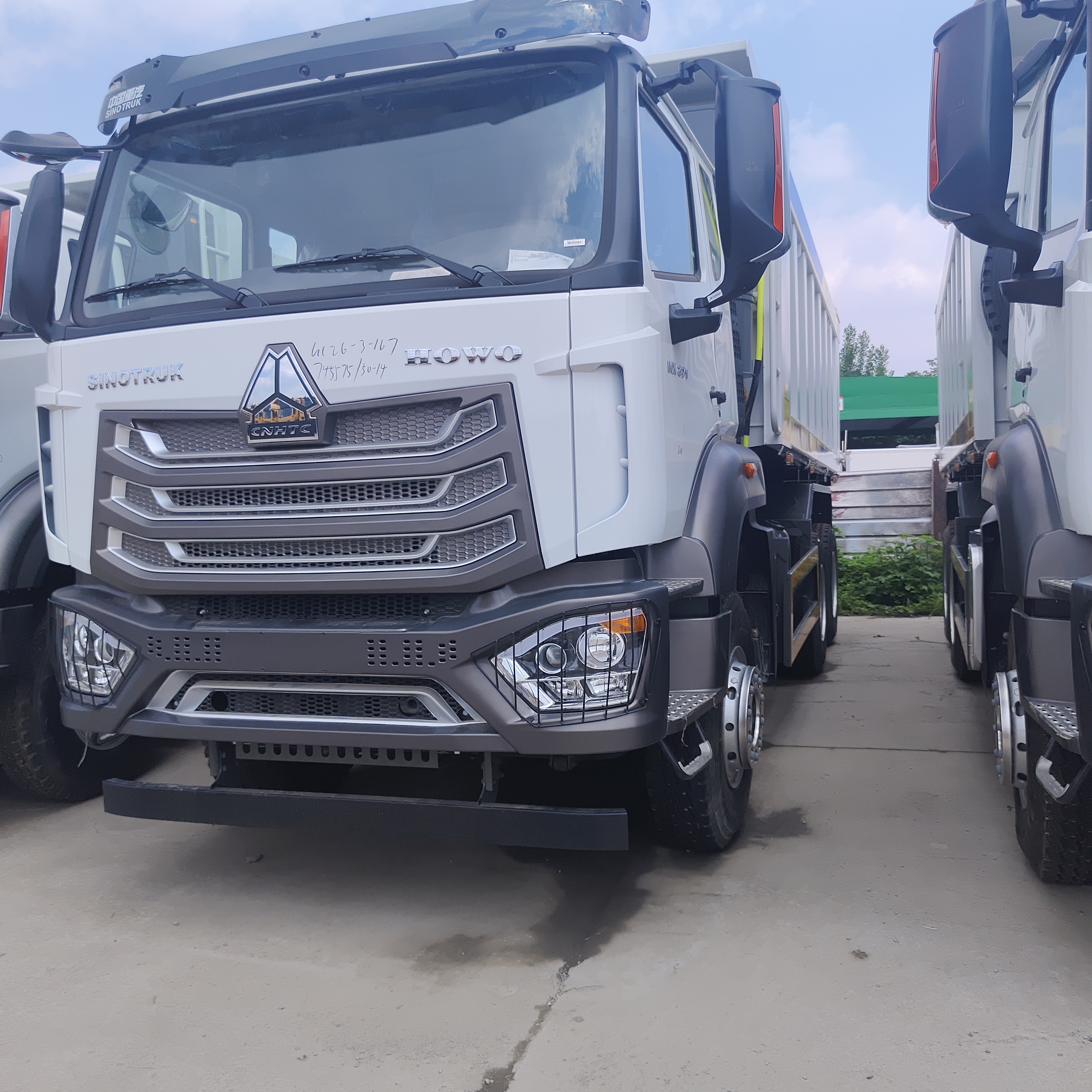 HOWO NX 6×4 schwerer Bergbaudump Truck mit 430 PS Motor und 30-35 Tonnen Nutzlast für Afrika