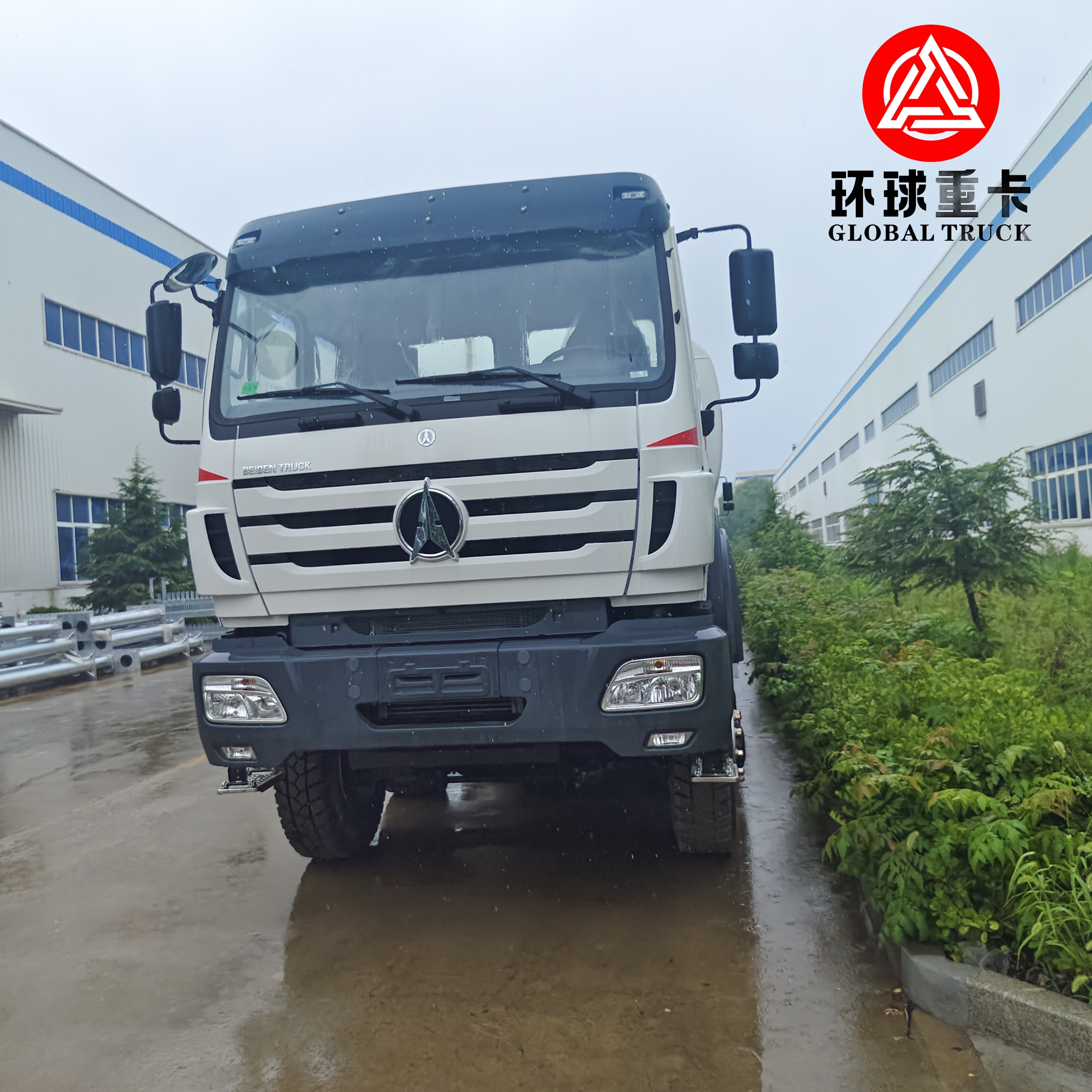 Beiben 8x8 35000L schwerer Kraftstoff-Bowser-Lkw für Bergbauarbeiten im Kongo