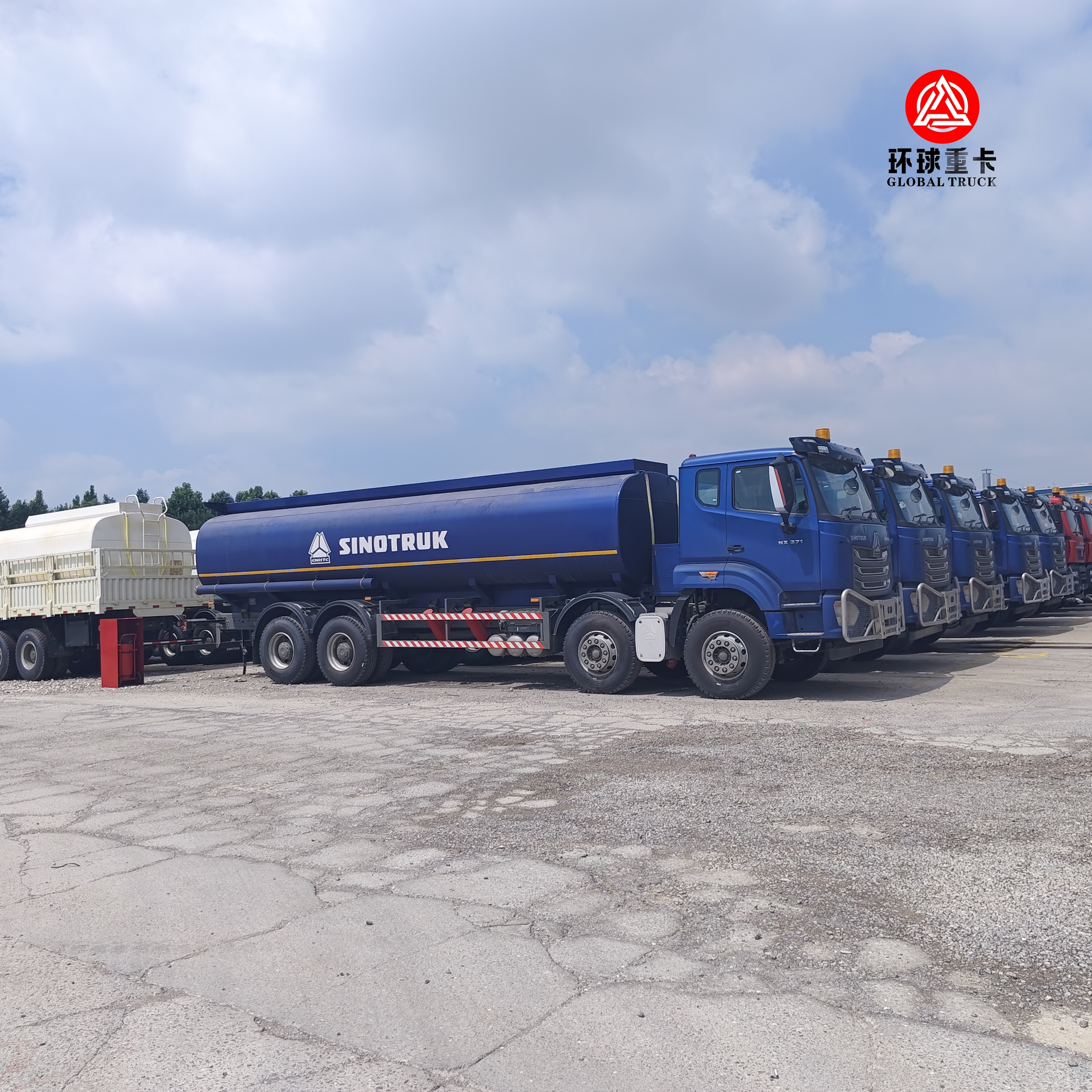 HOWO NX 8x4 30000L Tankwagen Schwerlast-Diesel-Tankwagen für den tansanischen Markt
