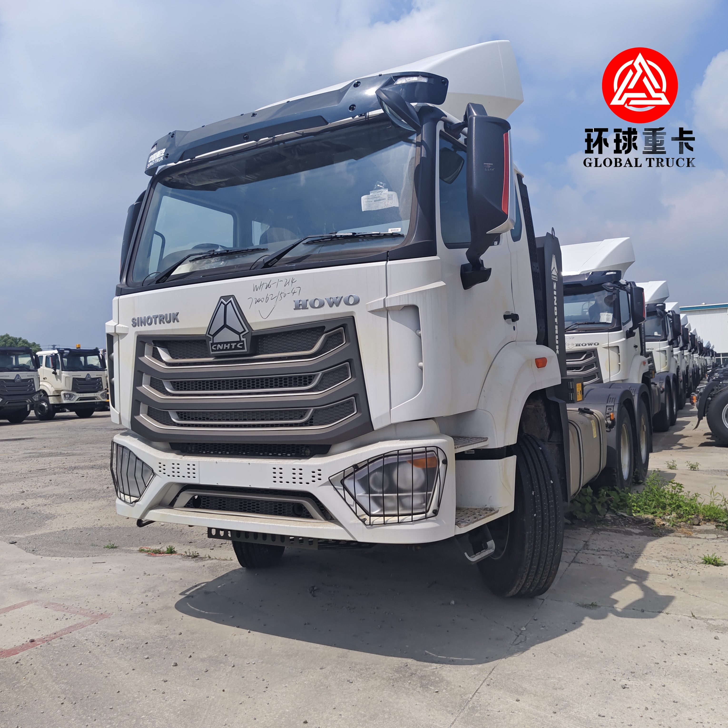 Brandneue HOWO NX 6x4 430 PS Rechtslenker Traktor Lastwagen Prime Mover für die Tanzanian Logistics